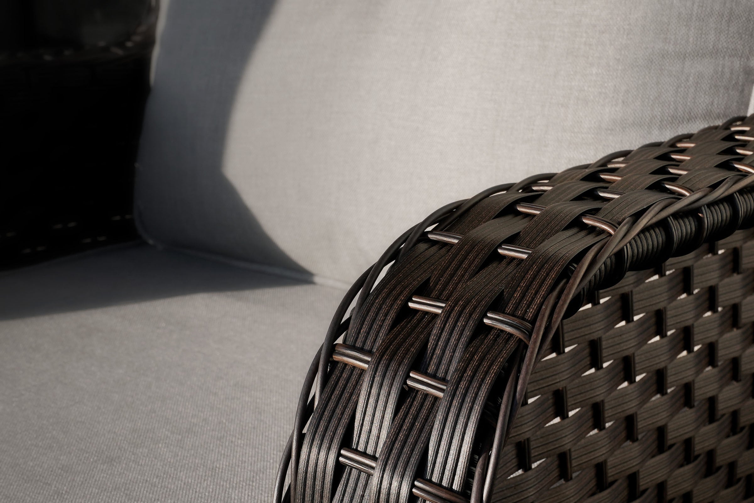 Wide Curved Armrests of 6-Piece_Outdoor_Wicker_Swivel_Chairs_Conversation_Set.#color_gray